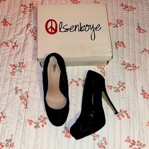 Olsenboye Black Sequined Heels